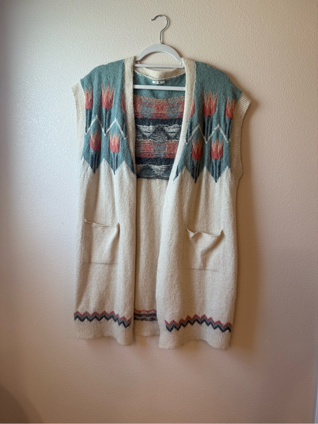 Cream Open-Front Patterned Sleeveless Knit Vest